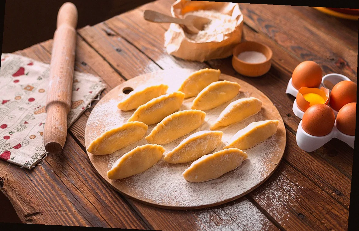 ավանդական ճաշատեսակների մատուցում հaykakан баγадрaтomс