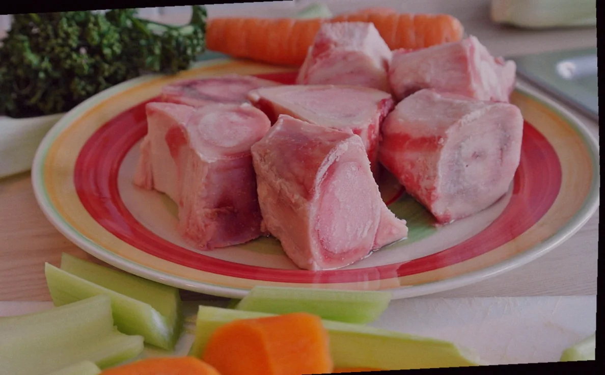 Բաղադրիչների ավելացումը - պատրաստել խաղողի թփով խաշլամա